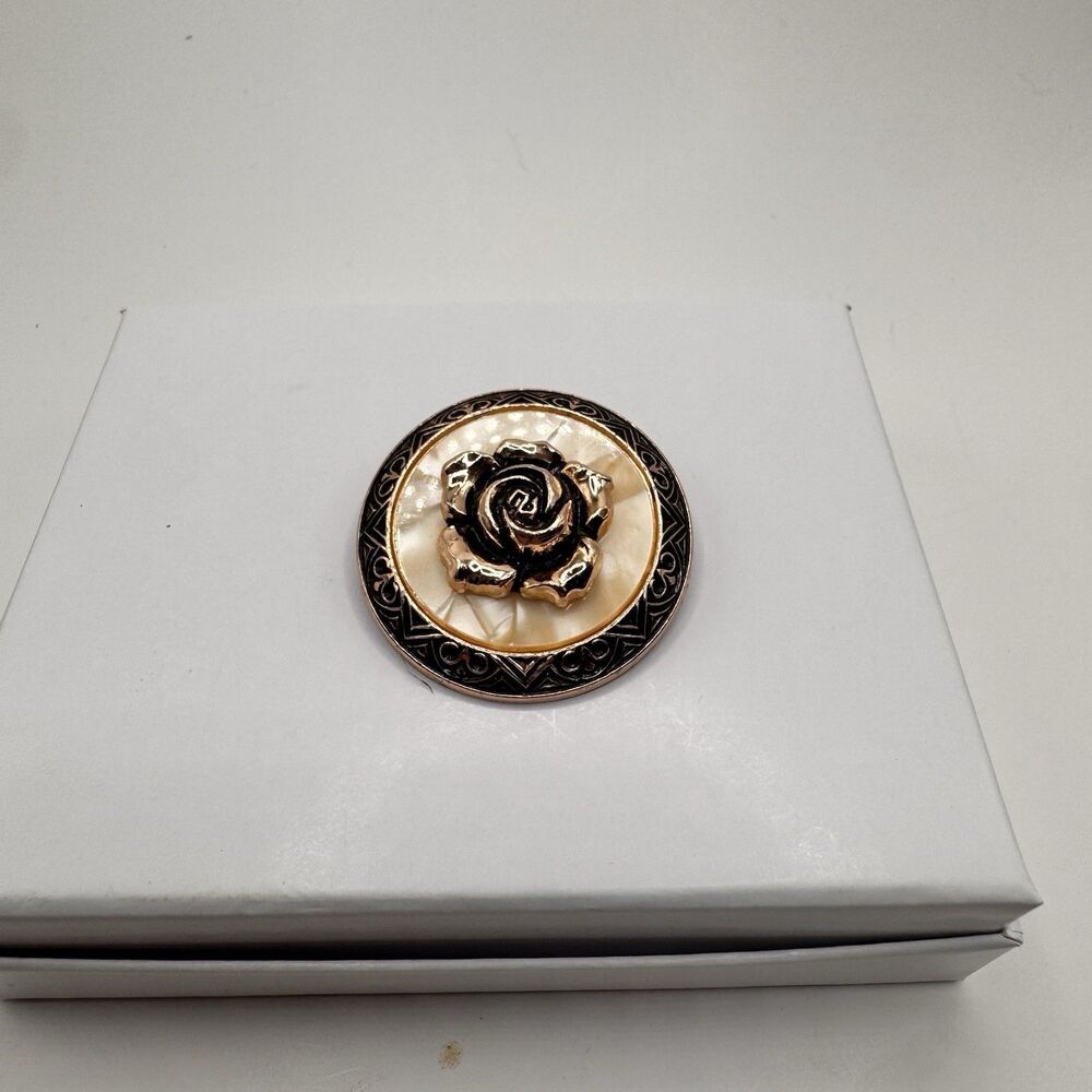 Vintage Rose Scarf Clip – Gold Tone Flower on Faux Mother of Pearl Round Brooch - Picture 3 of 6